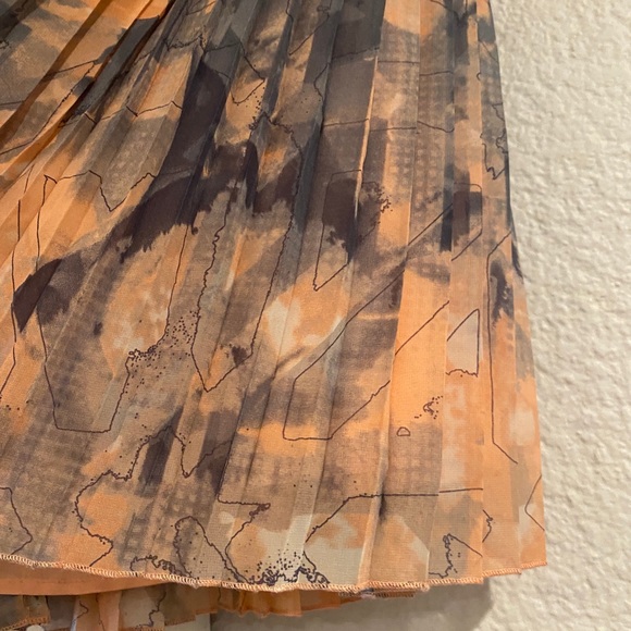 NWOT: BCBGeneration Pleated Skirt Sz: L - Picture 5 of 7